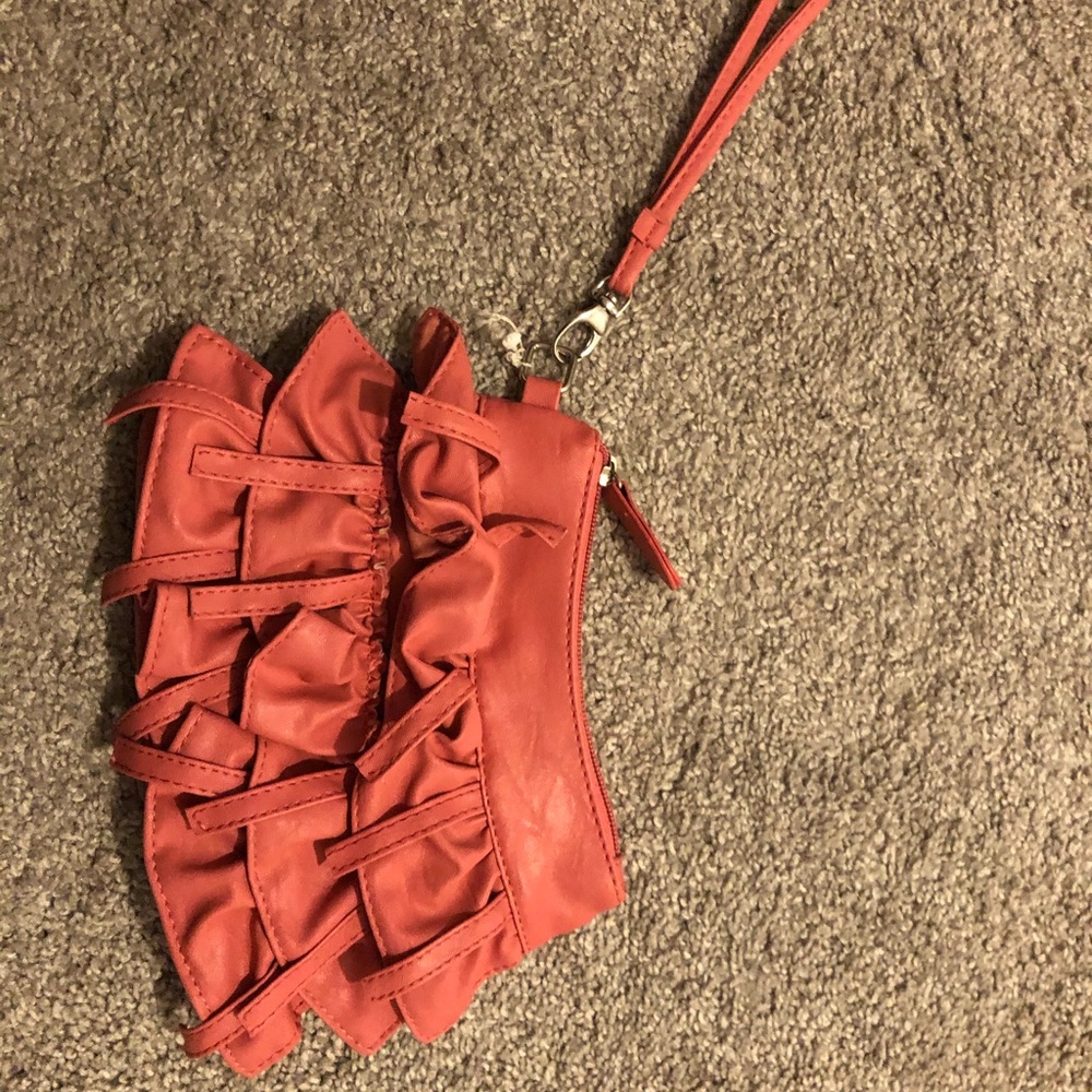Salmon Clutch